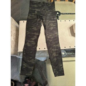 Spanx Womens Look At Me Now Camo‎ High Rise Compression Leggings Sz Medium